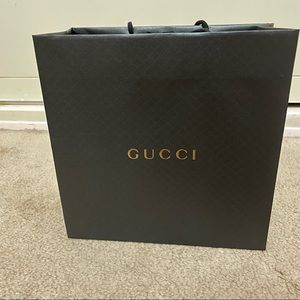 Gucci paper bag with ribbon
